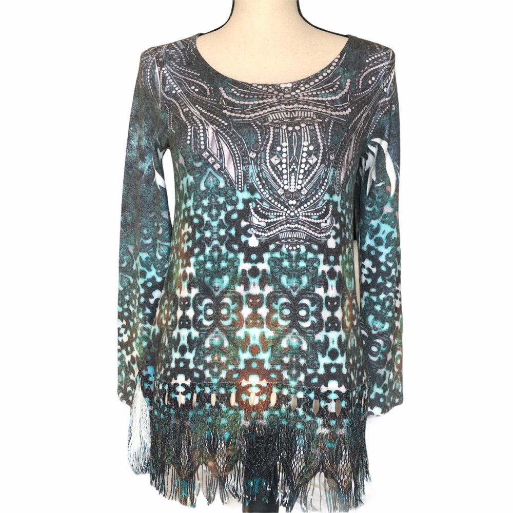 Harlow Zee Long Sleeve Fringe Bottom Top Size S